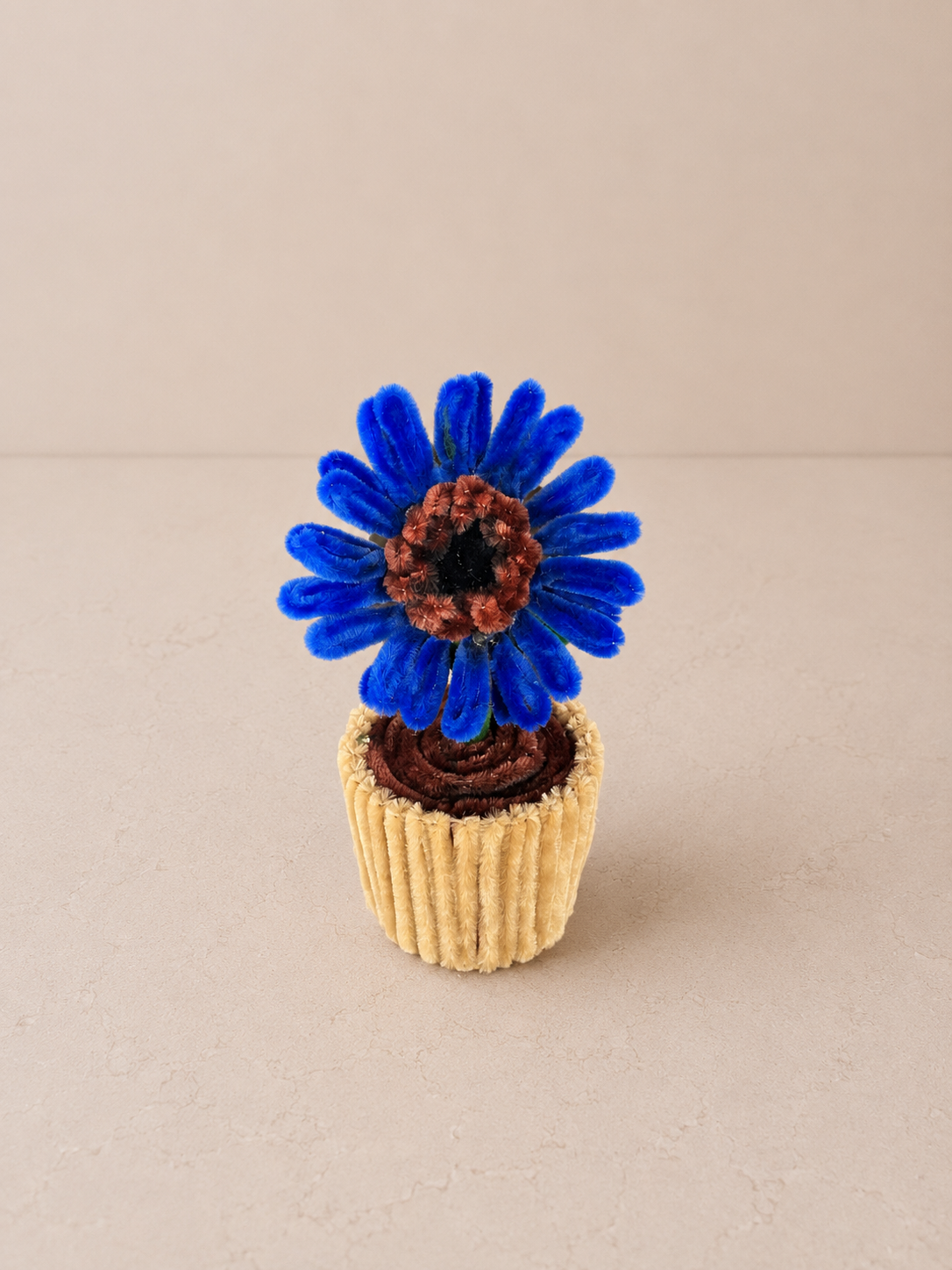 Dark Blue Daisy – Mini Flower Pot